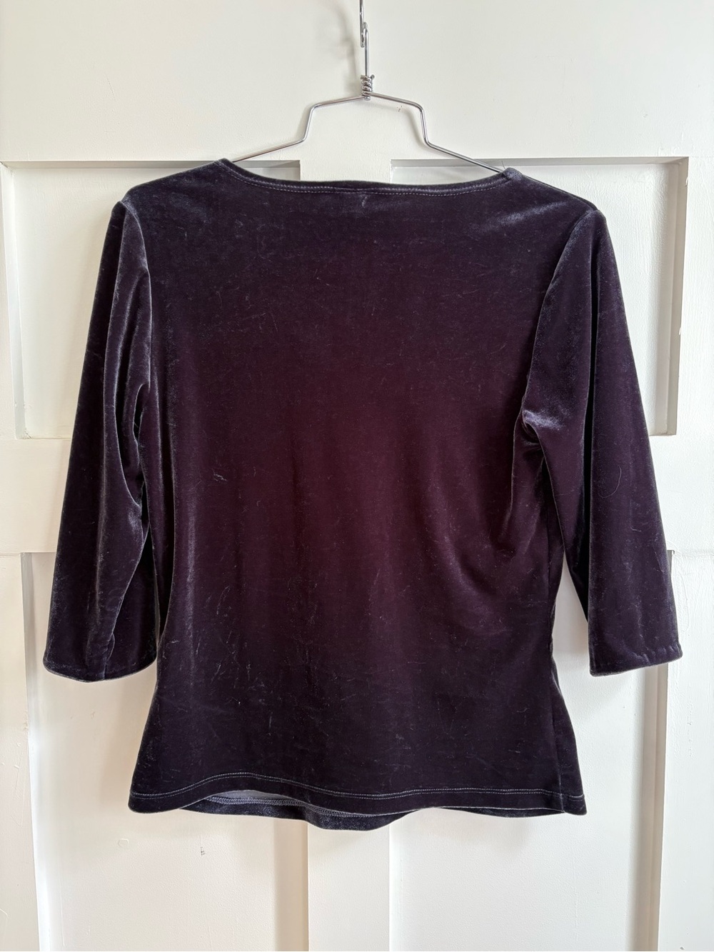 90’s Vintage Women's Floral V-Neck Velvet Top in Deep Plum Large - Picture 8 of 10